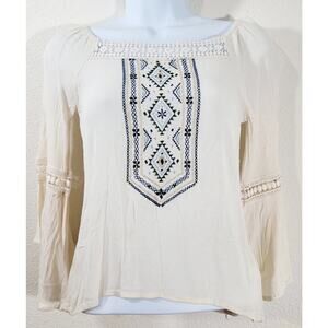 Knit Works Cream Blue Embroidered Boho Top Medium 3/4 Bell Sleeves Flowy Soft